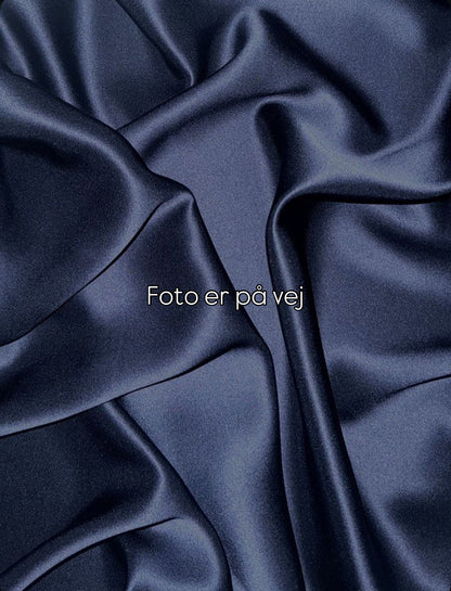 Rosa lace maxi dress